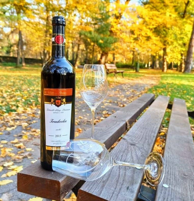 Set karafy a čtyř sklenic na víno s krystaly Preciosa v dárkovém balení - Srdce