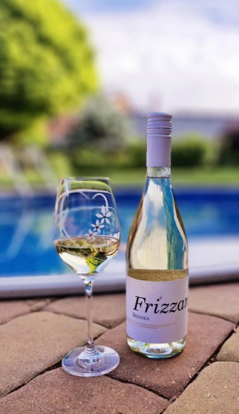 Frizzante Bezinka - polosladké, 0,75 l