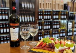 Penzion Zámecké sklepy - Vinotéka a prodej vín